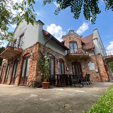 Várkert Panzió Miskolc
