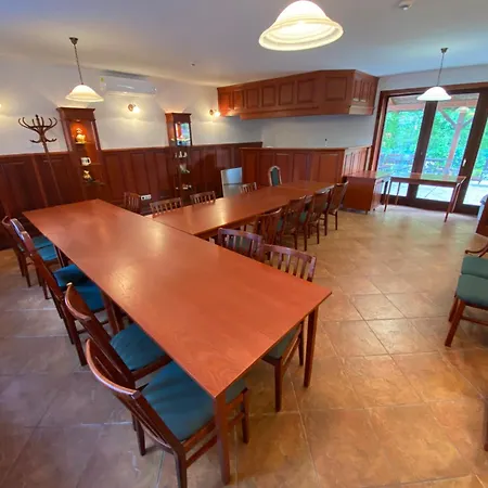 Varkert Panzio 4*