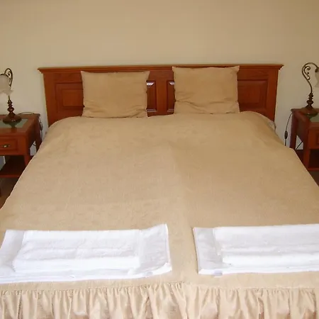 Varkert Panzio 2* ميسكولك
