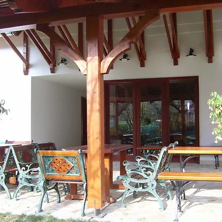 Varkert Panzio 2* ميسكولك