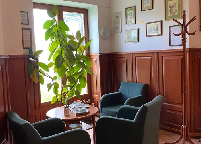 Varkert Panzio 4* Μίσκολτς