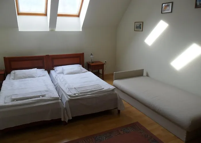 Varkert Panzio 4*